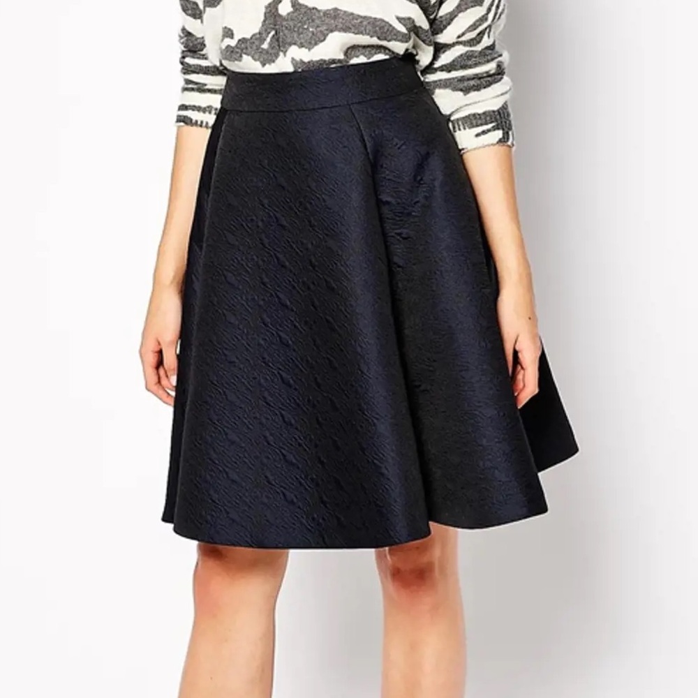 Reiss Andrea Full Skirt in Black/Navy Jacquard